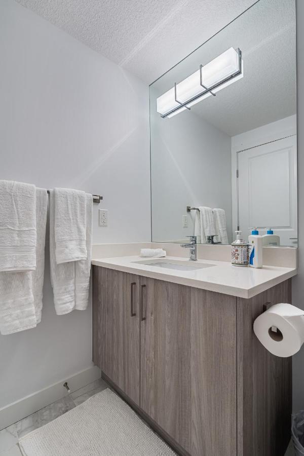 Luxury Spacious Private House Near City Centre YYC Exterior foto