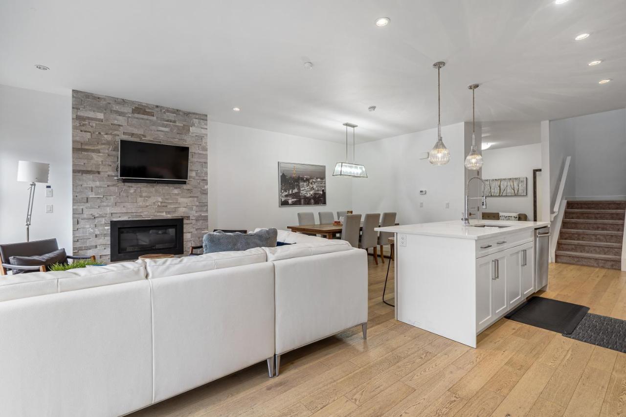 Luxury Spacious Private House Near City Centre YYC Exterior foto